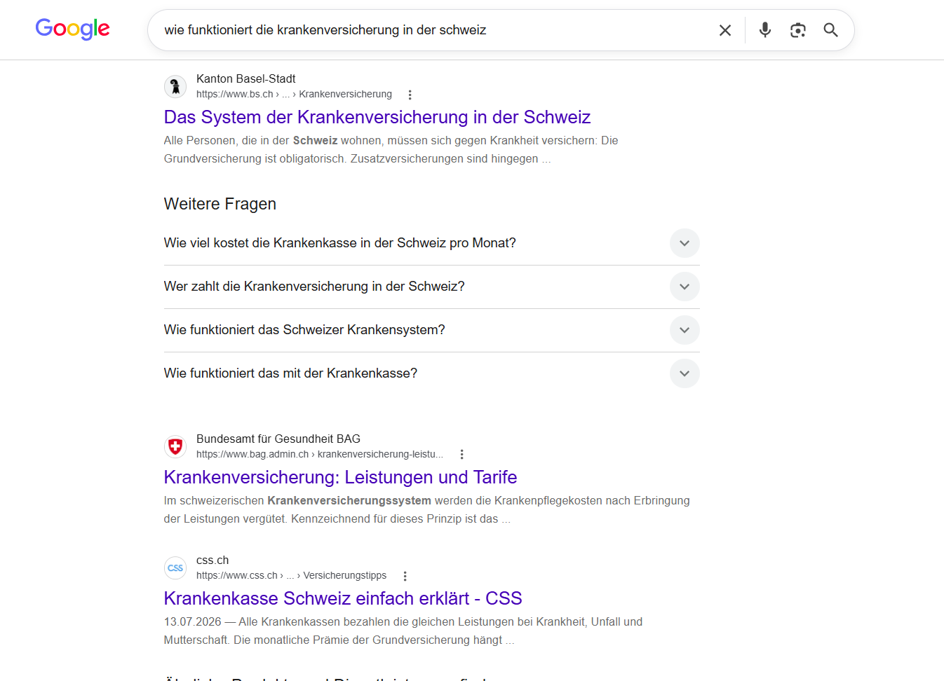 Klassische Google-Ergebnisse im Tab Web für «wie funktioniert die krankenversicherung in der schweiz»: Kanton Basel-Stadt an erster Stelle, Bundesamt für Gesundheit BAG an zweiter, css.ch an dritter, ohne jede AI Overview